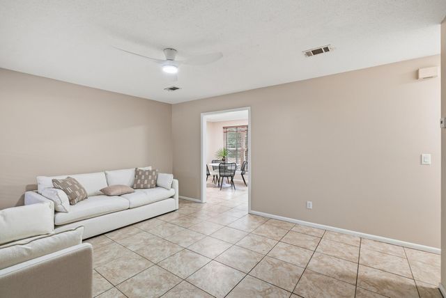 1934 County Highway 3280, Freeport, FL 32439