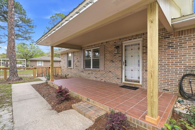 1934 County Highway 3280, Freeport, FL 32439