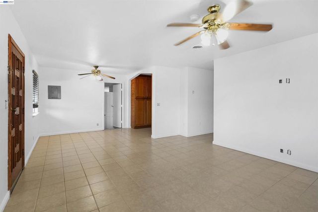 387 Tennyson Rd, Hayward, CA 94544