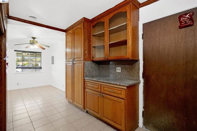 387 Tennyson Rd, Hayward, CA 94544