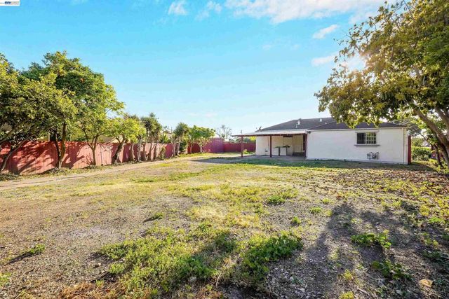 387 Tennyson Rd, Hayward, CA 94544