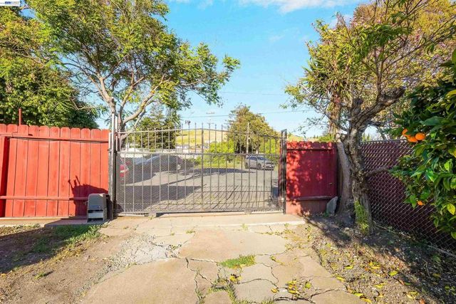 387 Tennyson Rd, Hayward, CA 94544