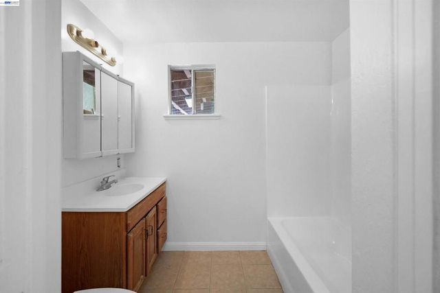 387 Tennyson Rd, Hayward, CA 94544