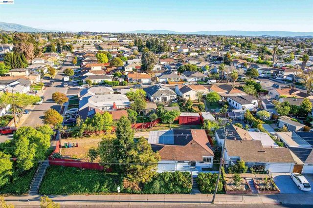 387 Tennyson Rd, Hayward, CA 94544