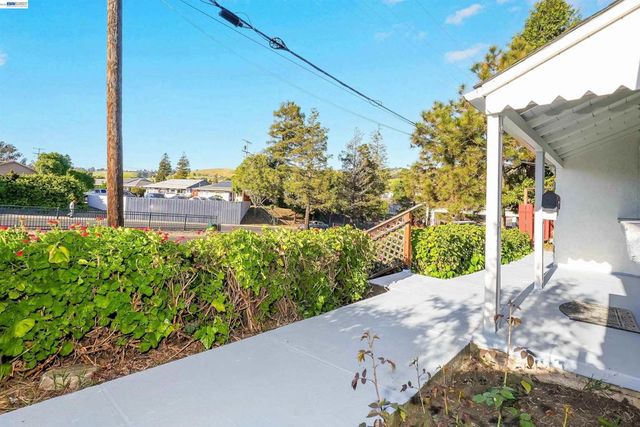 387 Tennyson Rd, Hayward, CA 94544