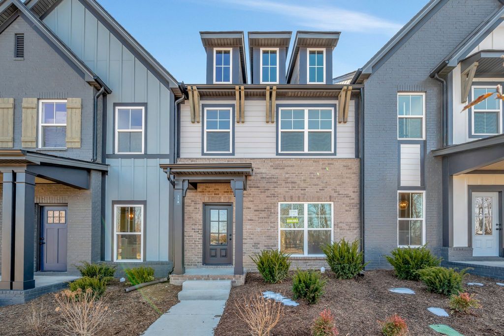356 Twig PVT Court, Hendersonville, TN 37075