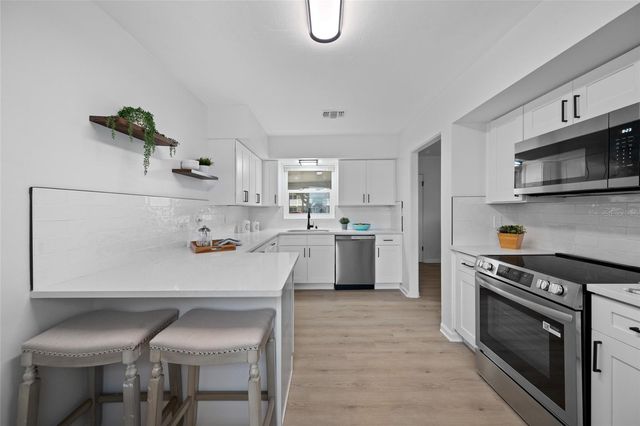 1100 81ST AVENUE N, St Petersburg, FL 33702