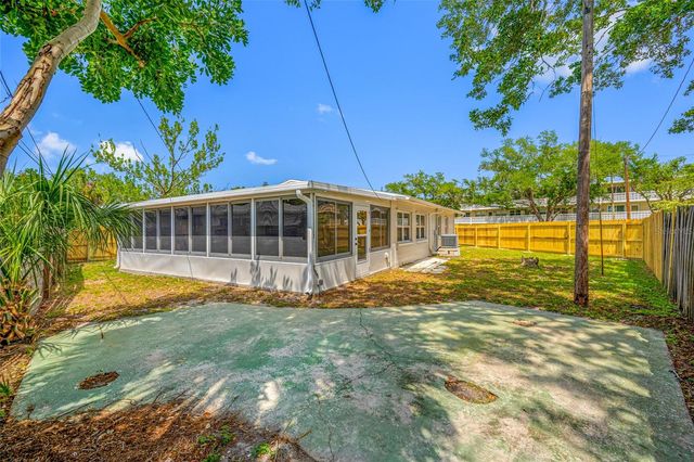 1100 81ST AVENUE N, St Petersburg, FL 33702