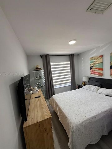 16263 NW 19th St, Pembroke Pines, FL 33028