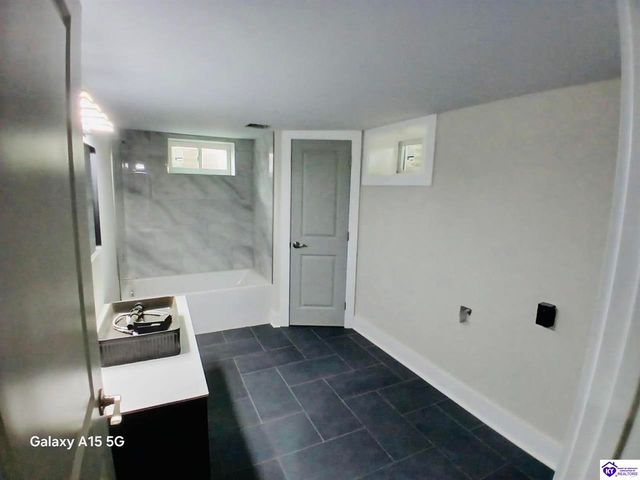 1040 W Crocus Drive, Radcliff, KY 40160