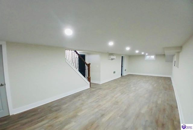 1040 W Crocus Drive, Radcliff, KY 40160