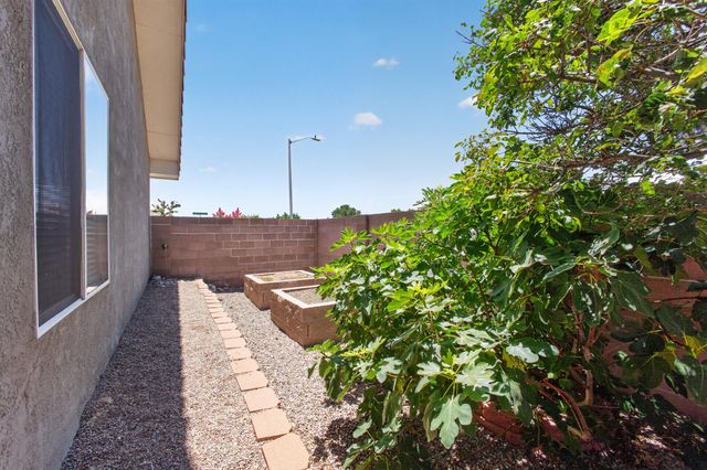 6601 Vista Del Rancho Road NE, Albuquerque, NM 87113