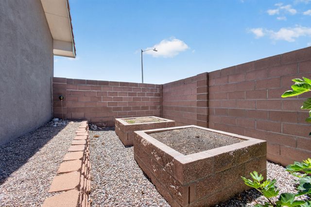 6601 Vista Del Rancho Road NE, Albuquerque, NM 87113