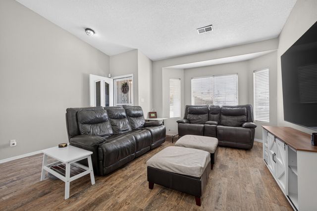 6601 Vista Del Rancho Road NE, Albuquerque, NM 87113