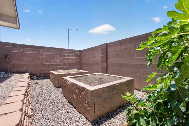 6601 Vista Del Rancho Road NE, Albuquerque, NM 87113