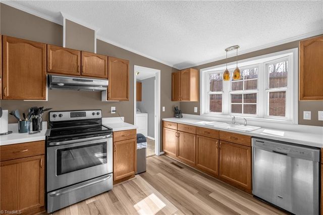 2940 Rhonswood Drive, Tobaccoville, NC 27050