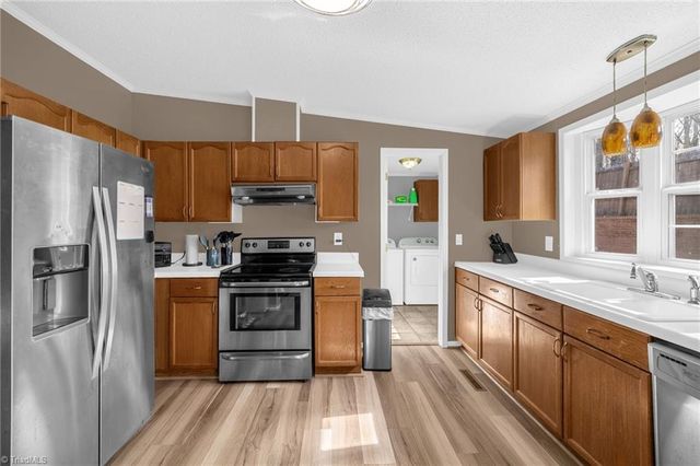 2940 Rhonswood Drive, Tobaccoville, NC 27050