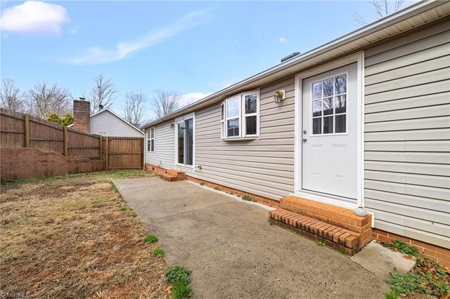 2940 Rhonswood Drive, Tobaccoville, NC 27050