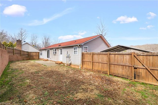 2940 Rhonswood Drive, Tobaccoville, NC 27050