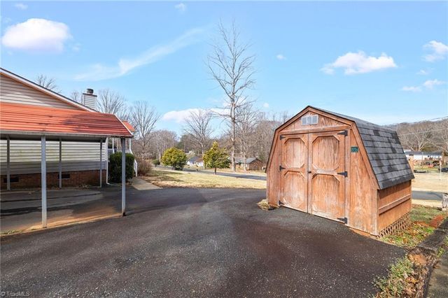 2940 Rhonswood Drive, Tobaccoville, NC 27050