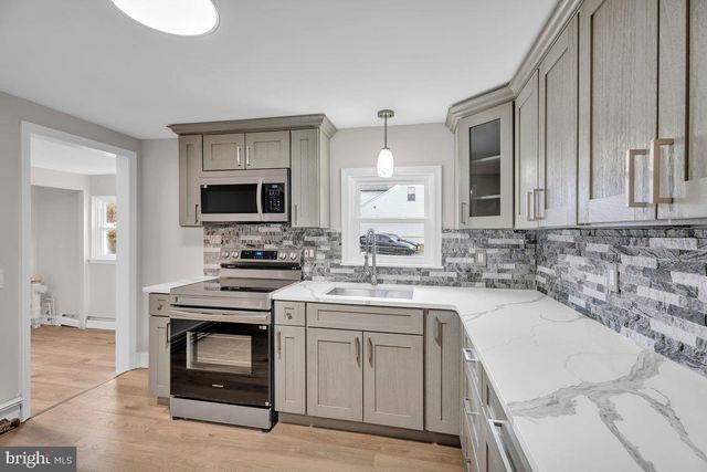 725 LINCOLN AVE, Pottstown, PA 19464