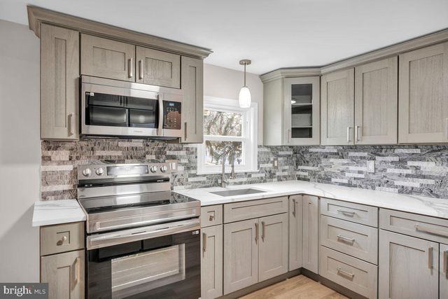 725 LINCOLN AVE, Pottstown, PA 19464