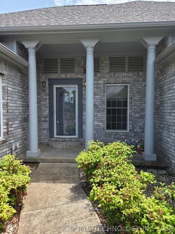 112 Circle Drive, Checotah, OK 74426