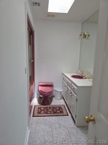 112 Circle Drive, Checotah, OK 74426