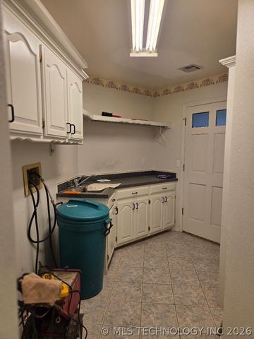 112 Circle Drive, Checotah, OK 74426