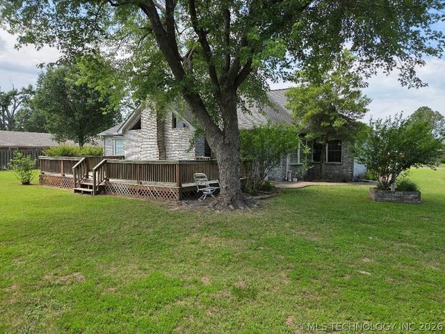 112 Circle Drive, Checotah, OK 74426