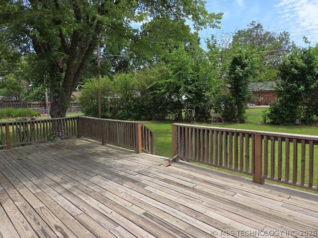 112 Circle Drive, Checotah, OK 74426