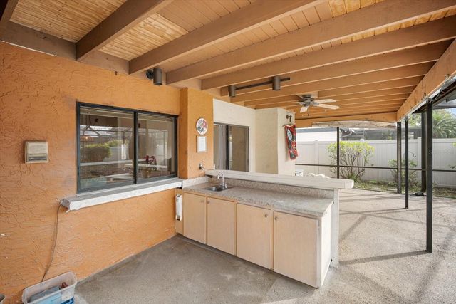 2309 WALDEN PLACE N, Plant City, FL 33566