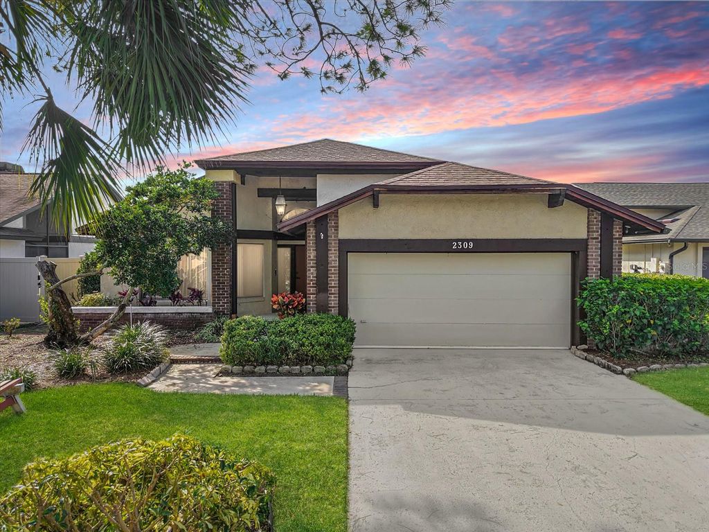 2309 WALDEN PLACE N, Plant City, FL 33566