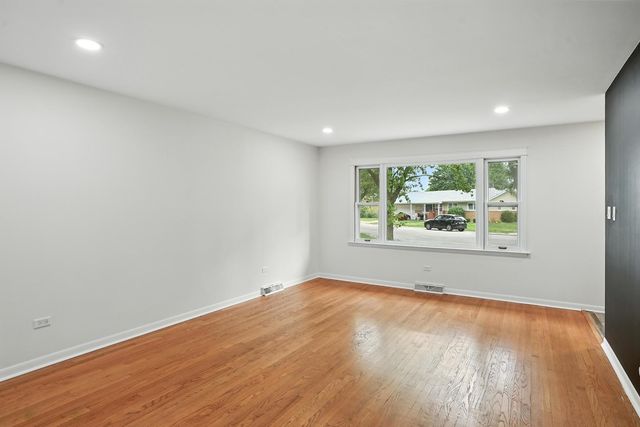 3312 E 170th Street, Lansing, IL 60438