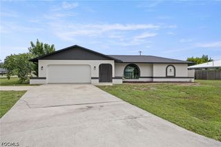 812 SE 34th ST, Cape Coral, FL 33904