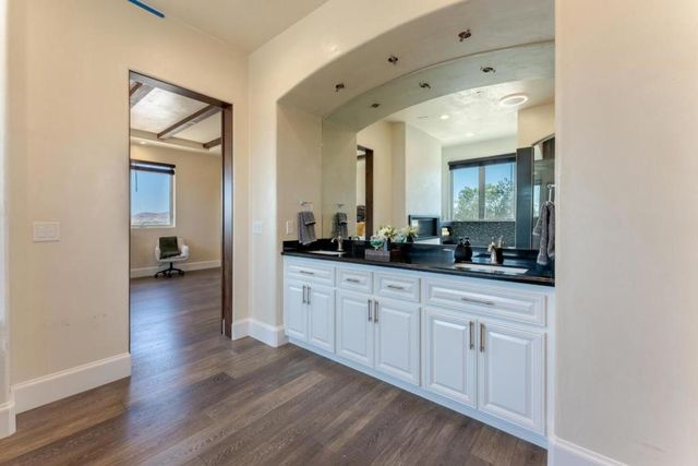 8440 Lovers Lane, Hollister, CA 95023