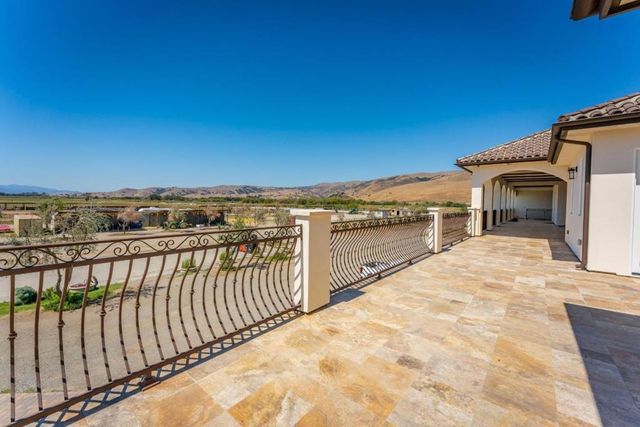 8440 Lovers Lane, Hollister, CA 95023