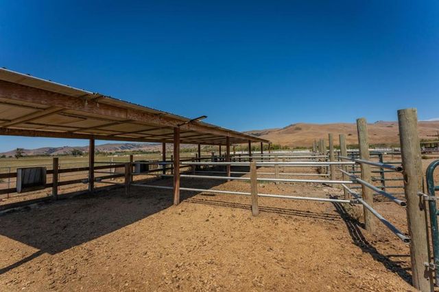 8440 Lovers Lane, Hollister, CA 95023