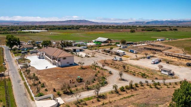 8440 Lovers Lane, Hollister, CA 95023