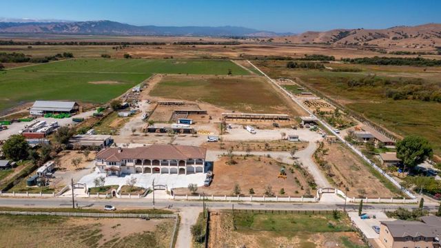 8440 Lovers Lane, Hollister, CA 95023