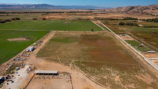 8440 Lovers Lane, Hollister, CA 95023