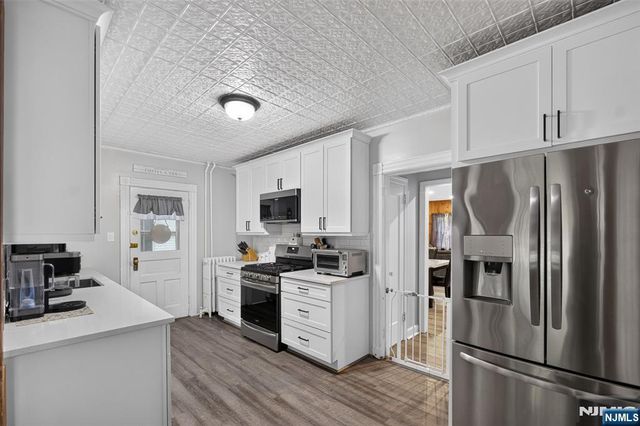 10 Prospect Avenue, Woodcliff Lake, NJ 07677
