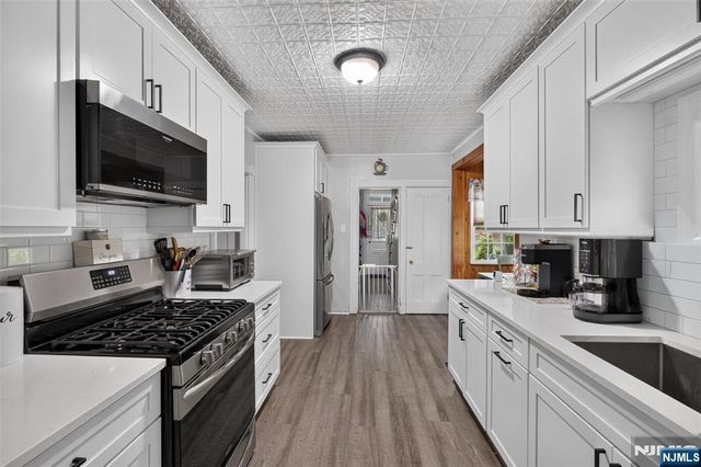 10 Prospect Avenue, Woodcliff Lake, NJ 07677