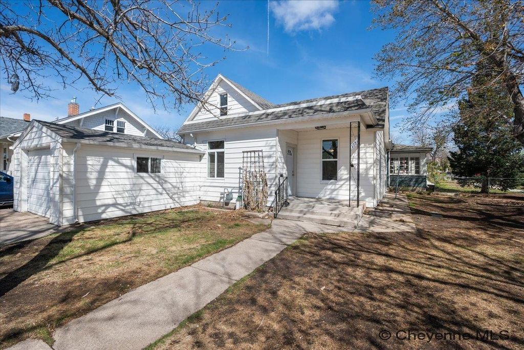 122 E 25TH ST, Cheyenne, WY 82001