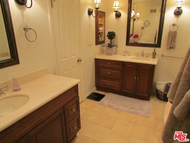 1550 Greenfield Avenue 201, Los Angeles, CA 90025
