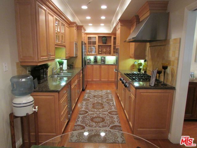 1550 Greenfield Avenue 201, Los Angeles, CA 90025