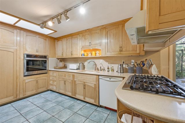 2074 NW 11TH ROAD, Gainesville, FL 32605