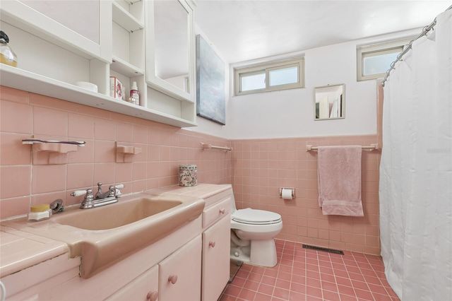 2074 NW 11TH ROAD, Gainesville, FL 32605