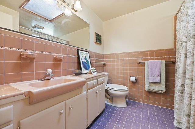 2074 NW 11TH ROAD, Gainesville, FL 32605