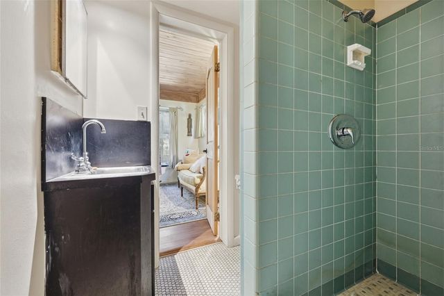 2074 NW 11TH ROAD, Gainesville, FL 32605